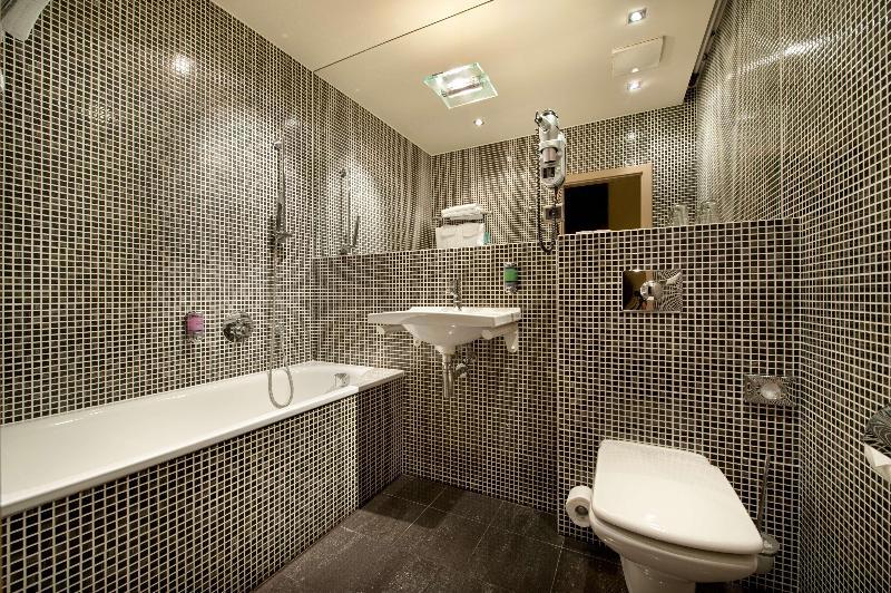 Ea Hotel Crystal Palace