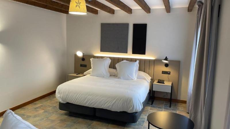 4Us Rioja Wine Hotel