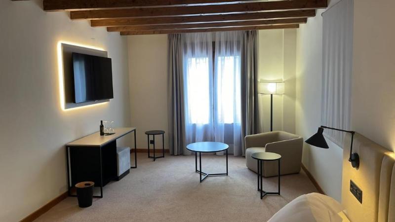 4Us Rioja Wine Hotel