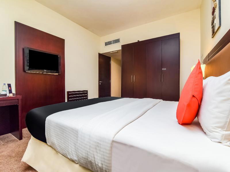 Landmark Summit Hotel