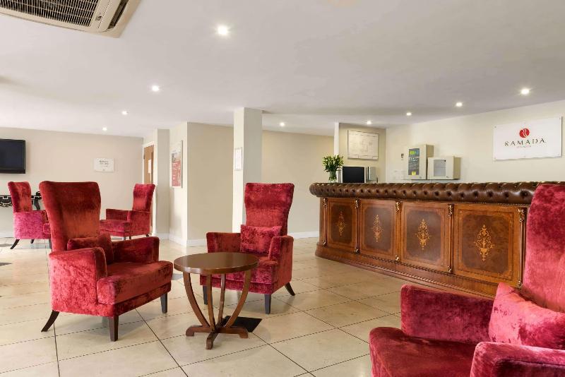 Riverside Hotel