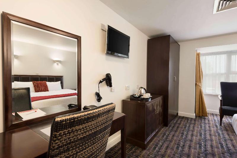 Riverside Hotel