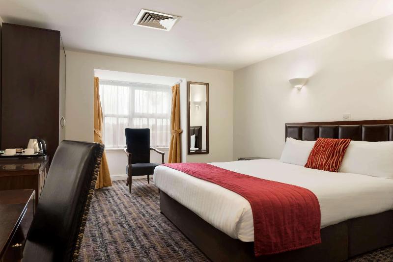 Riverside Hotel