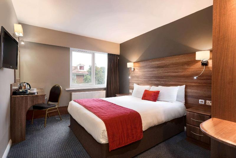 Riverside Hotel