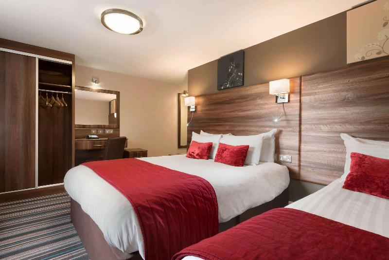 Riverside Hotel