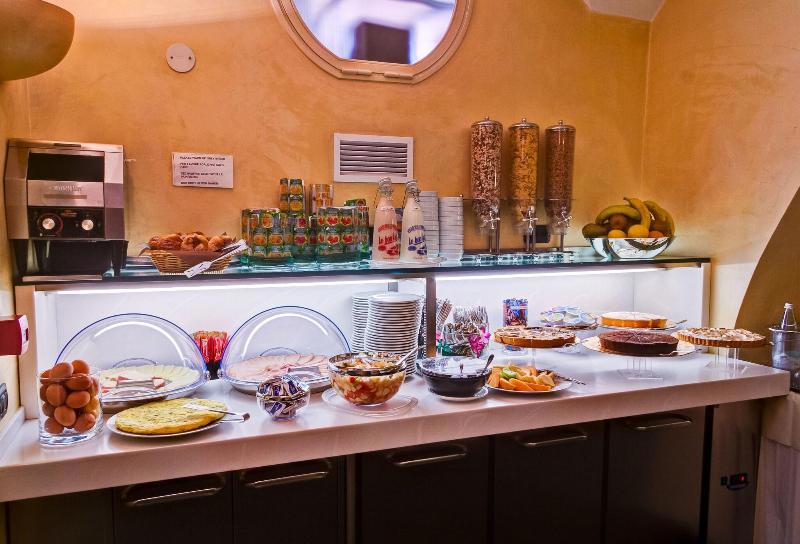 Crosti Hotel fotoğrafı