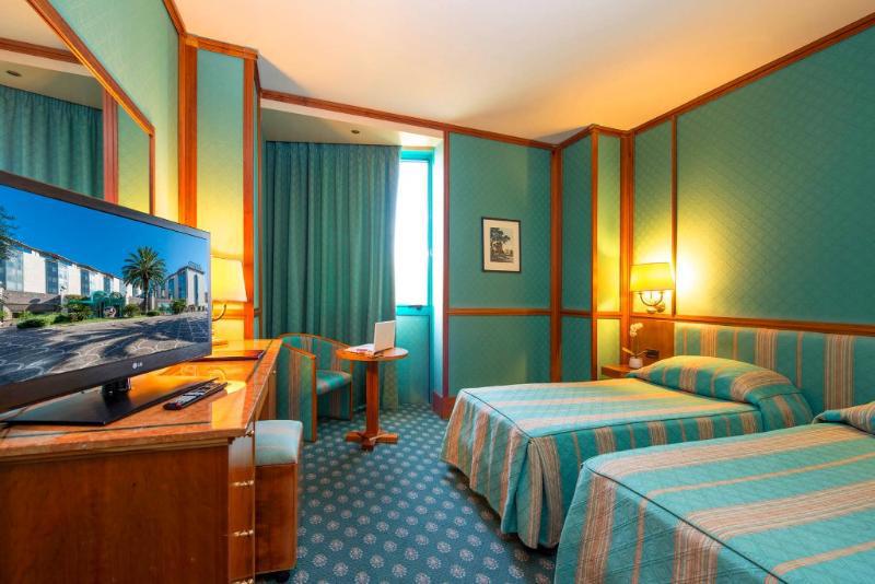 Crosti Hotel galeri fotoğrafı