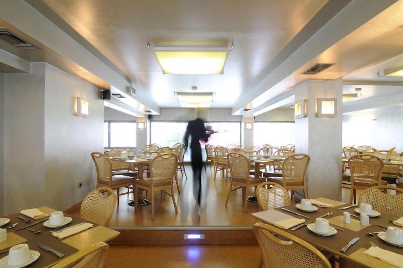 Maniatis Hotel