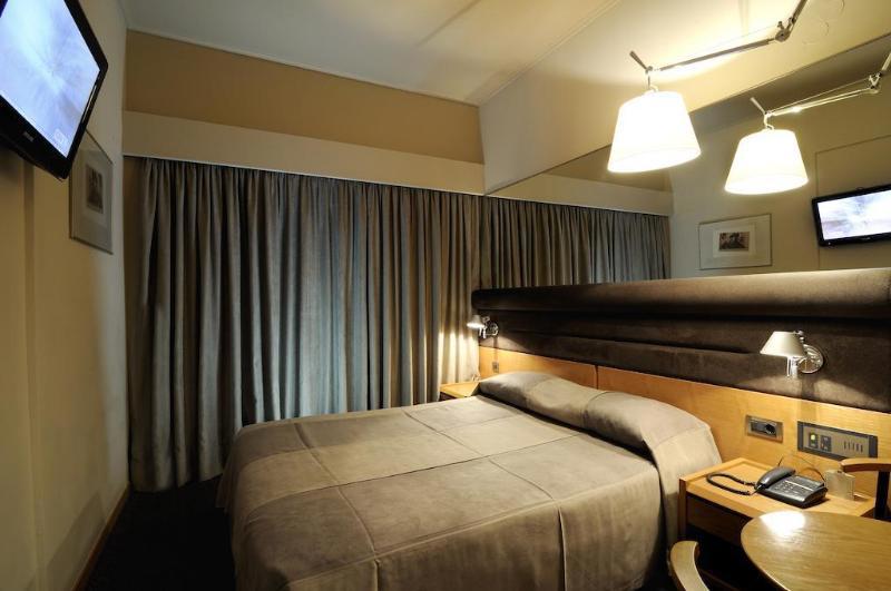 Maniatis Hotel