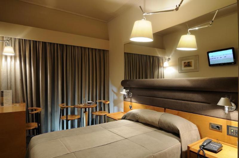 Maniatis Hotel