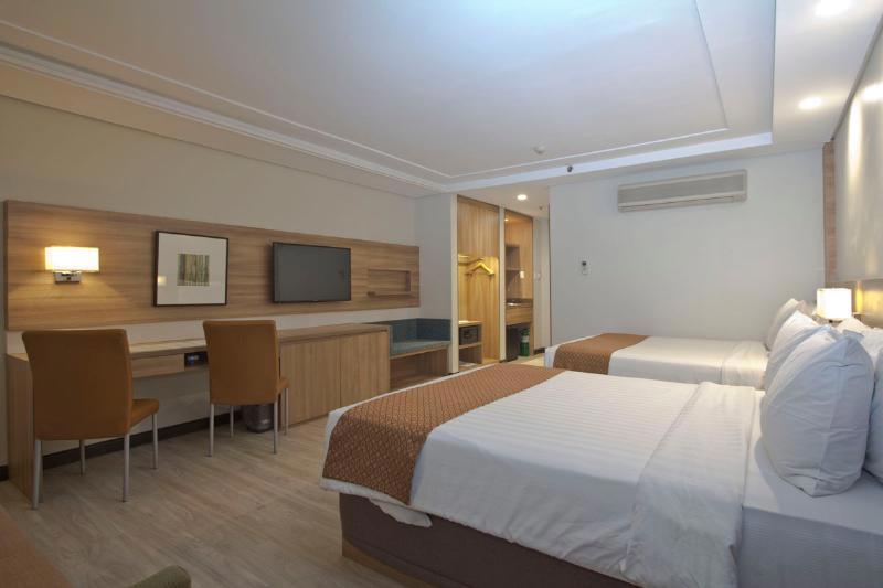 Crown Regency Hotel Makati