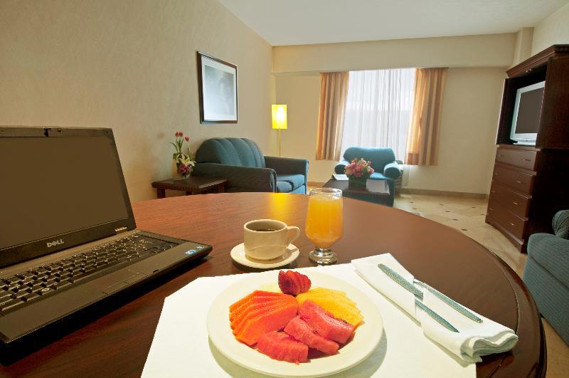 Fiesta Inn Toluca Tollocan