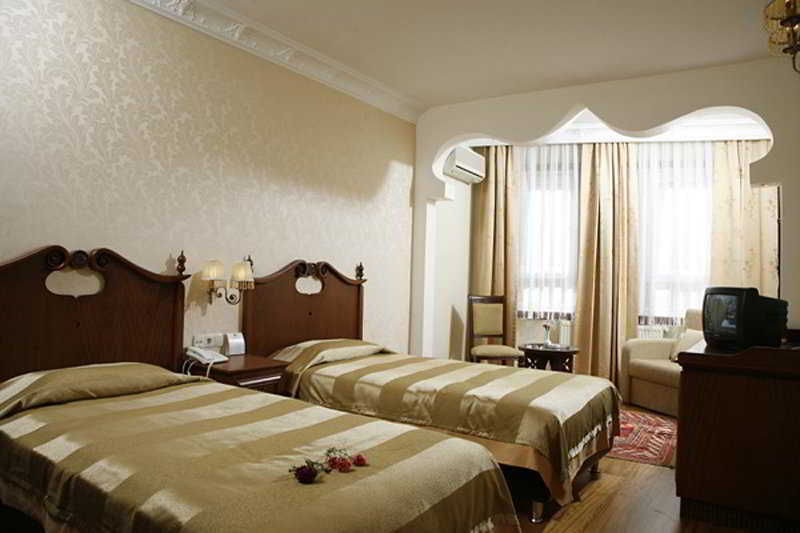 Azade Hotel
