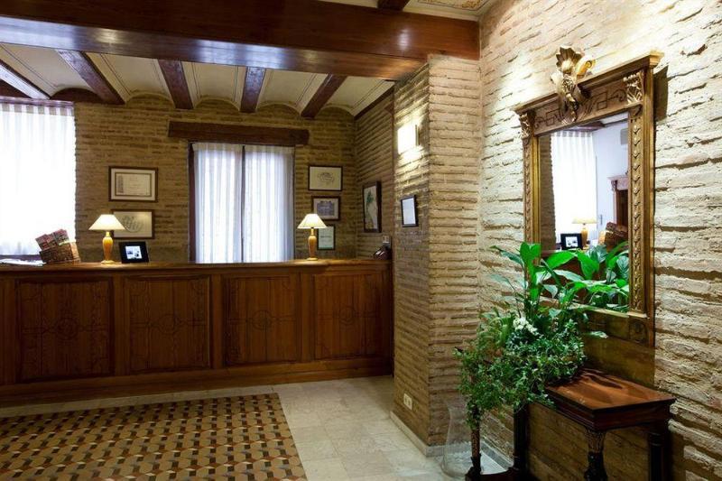 Ad Hoc Monumental Hotel