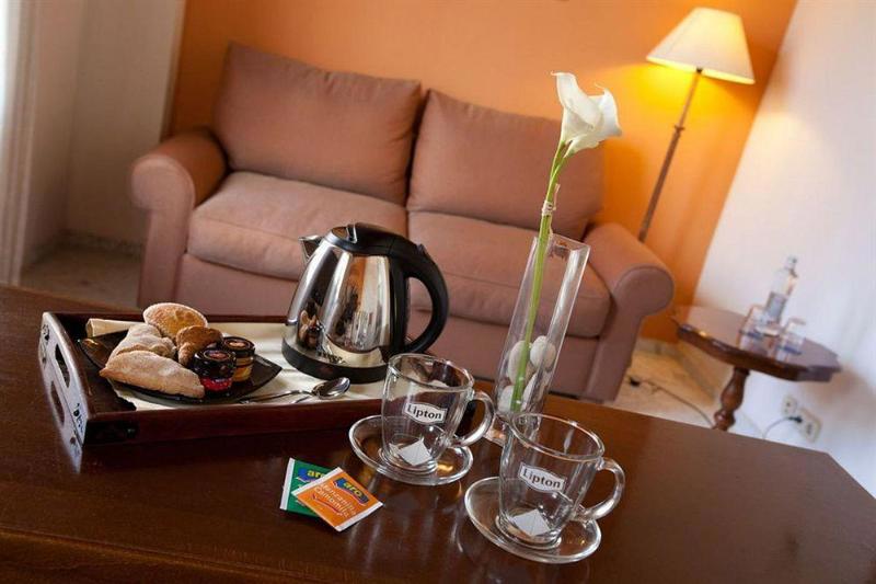 Ad Hoc Monumental Hotel