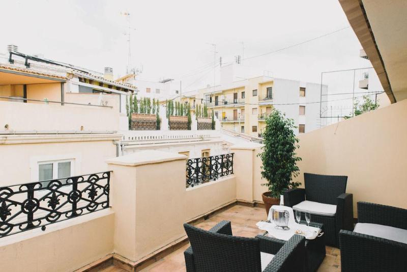 Ad Hoc Monumental Hotel