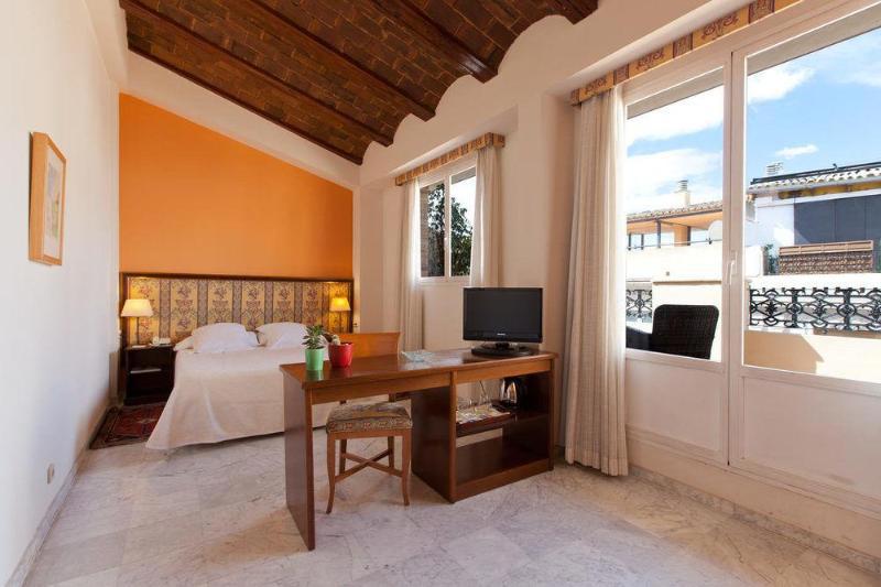Ad Hoc Monumental Hotel