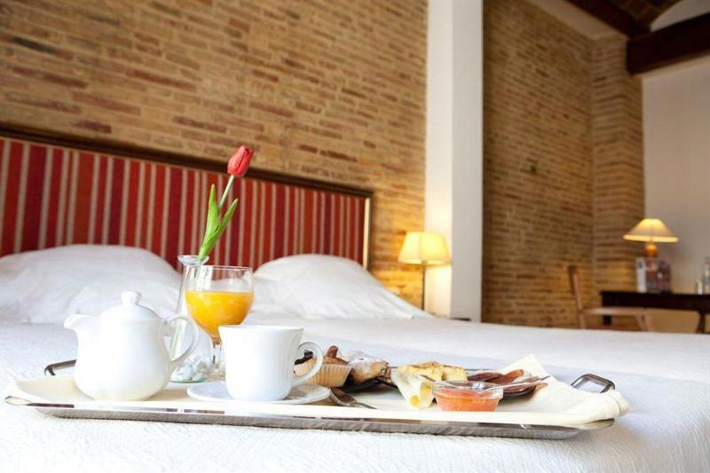 Ad Hoc Monumental Hotel