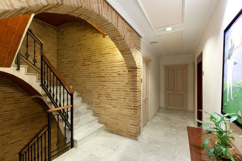 Ad Hoc Monumental Hotel