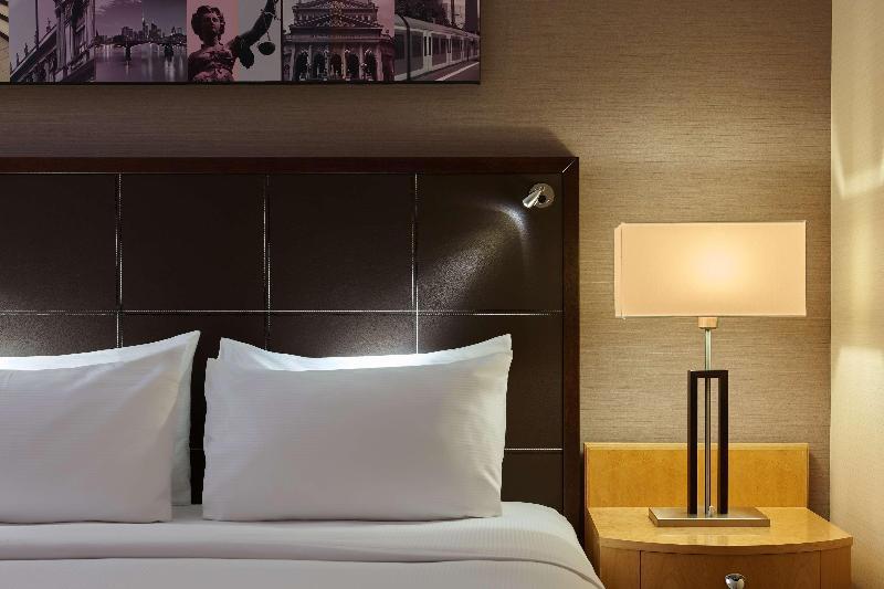 Hilton Frankfurt City Centre galeri fotoğrafı