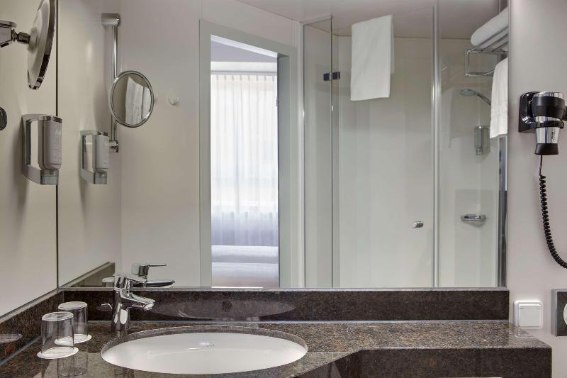 B&B Hotel Kassel-Wilhelmshohe fotoğrafı