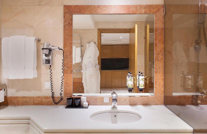 Altis Suites
