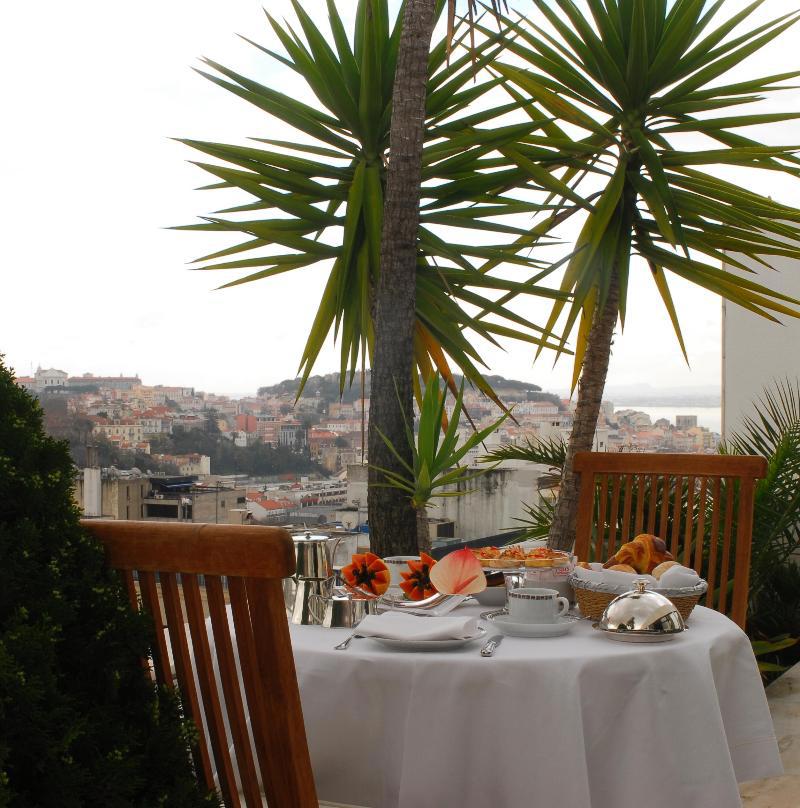 Altis Suites