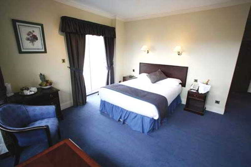 Lovat Hotel