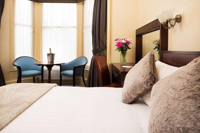 Lovat Hotel