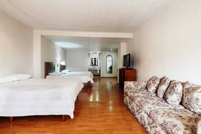 Exe Suites San Marino Hotel