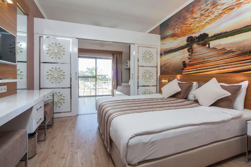Holiday Village Turkiye fotoğrafı