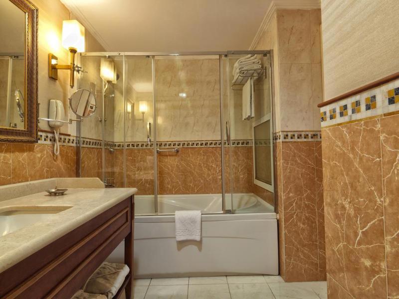 Taksim Metropark Hotel