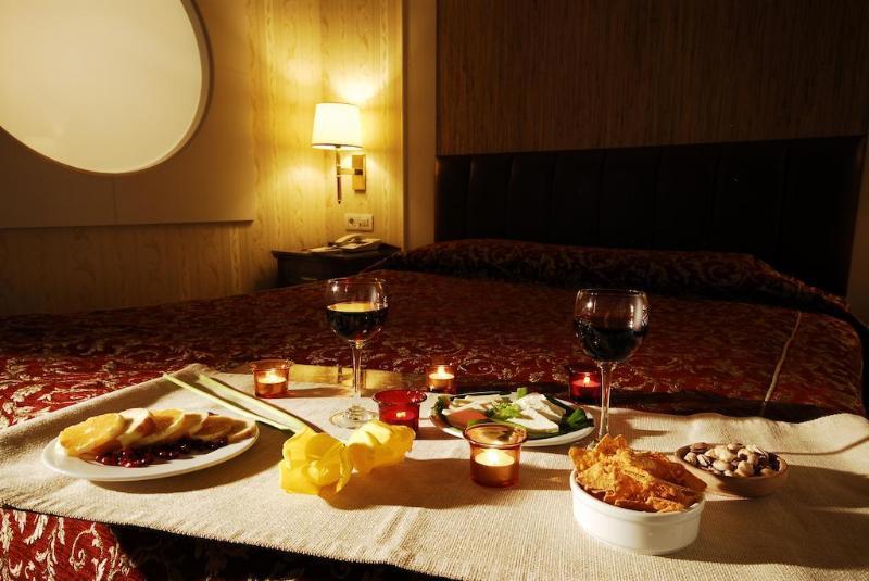 Taksim Metropark Hotel