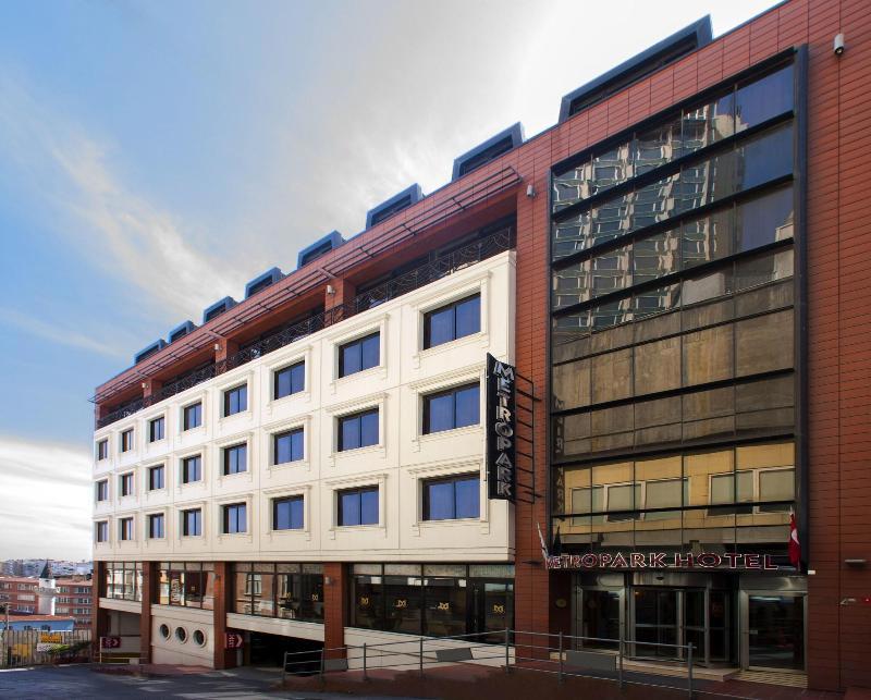 Taksim Metropark Hotel