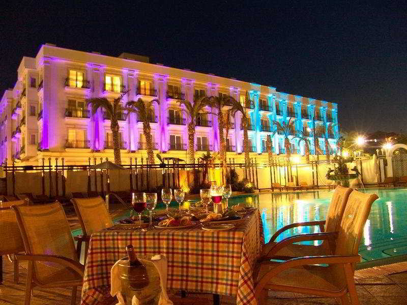 Rocks Hotel