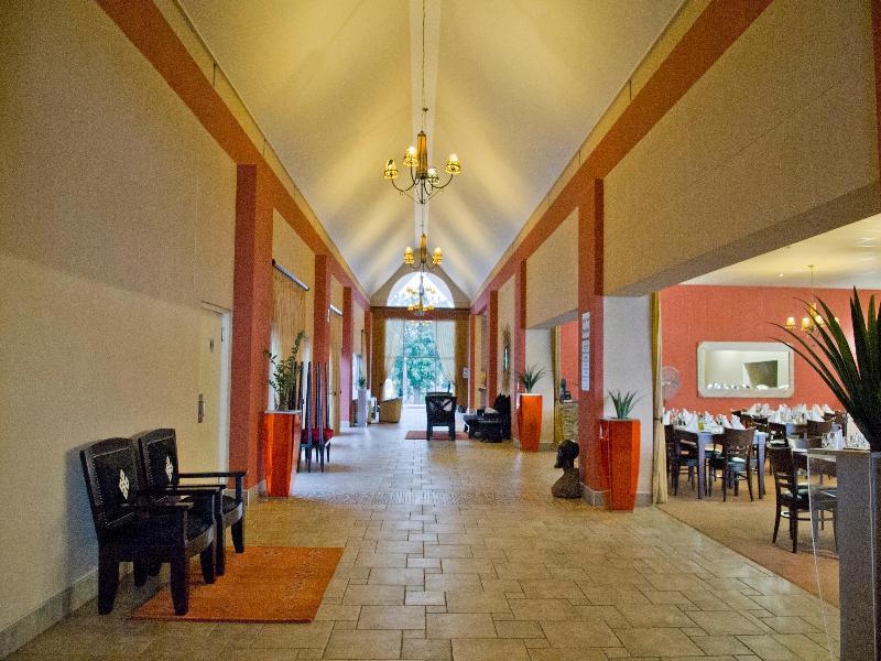 Protea Hotel By Marriott Zambezi River Lodge
