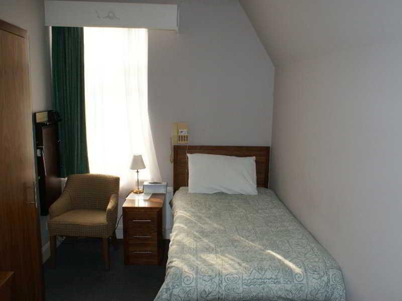 Kirkdale Hotel