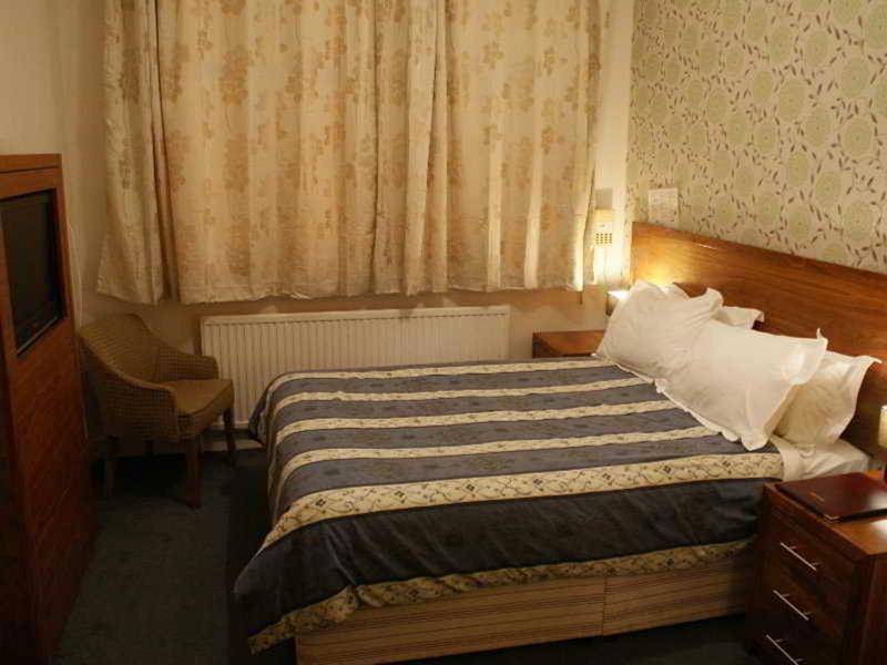 Kirkdale Hotel
