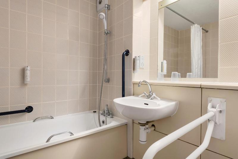 Days Inn By Wyndham Sedgemoor M5