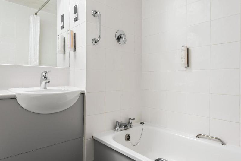 Days Inn By Wyndham Sedgemoor M5