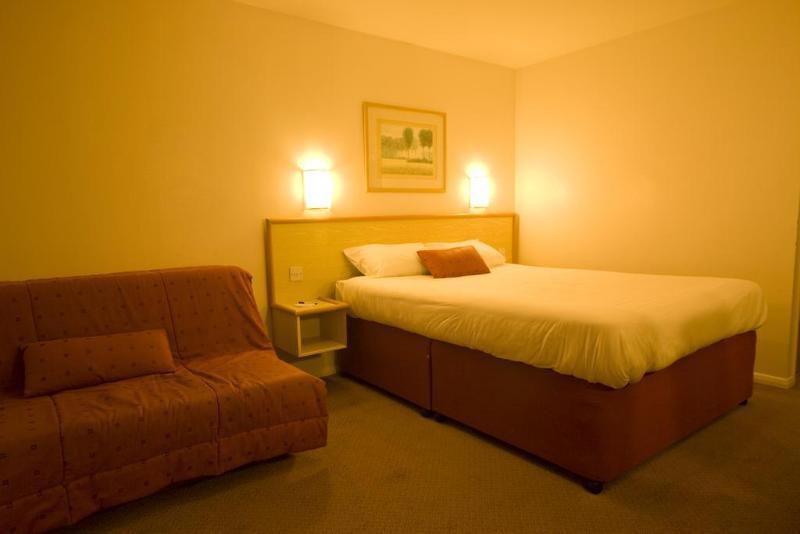 Days Inn By Wyndham Sedgemoor M5