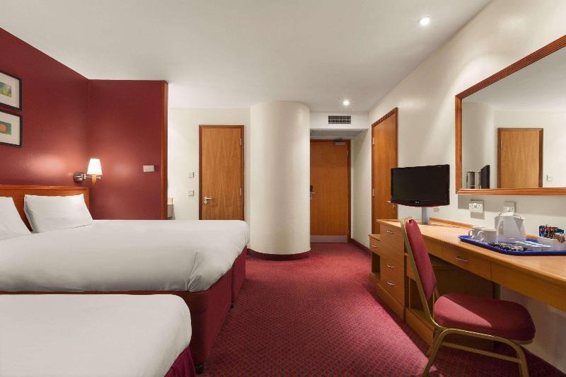 Days Inn By Wyndham Stevenage North