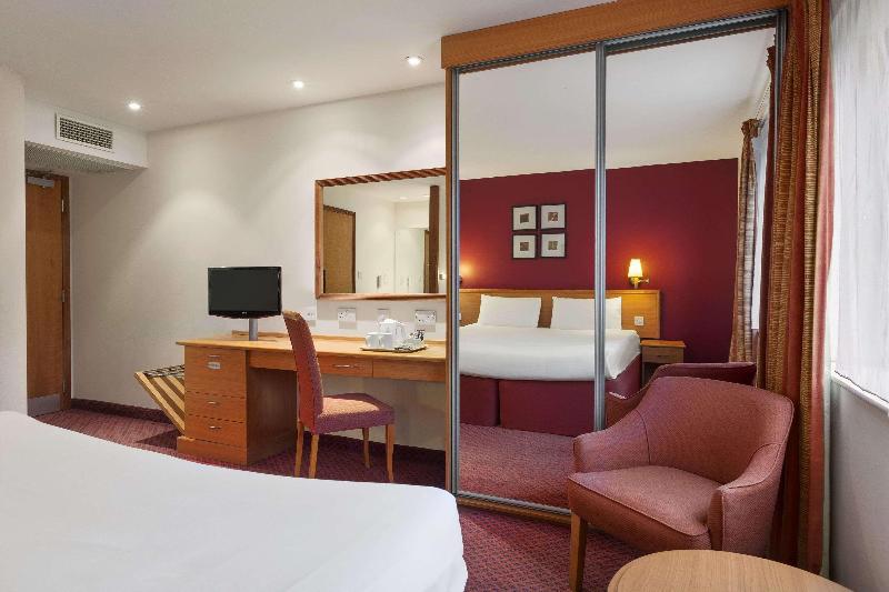 Days Inn By Wyndham Stevenage North