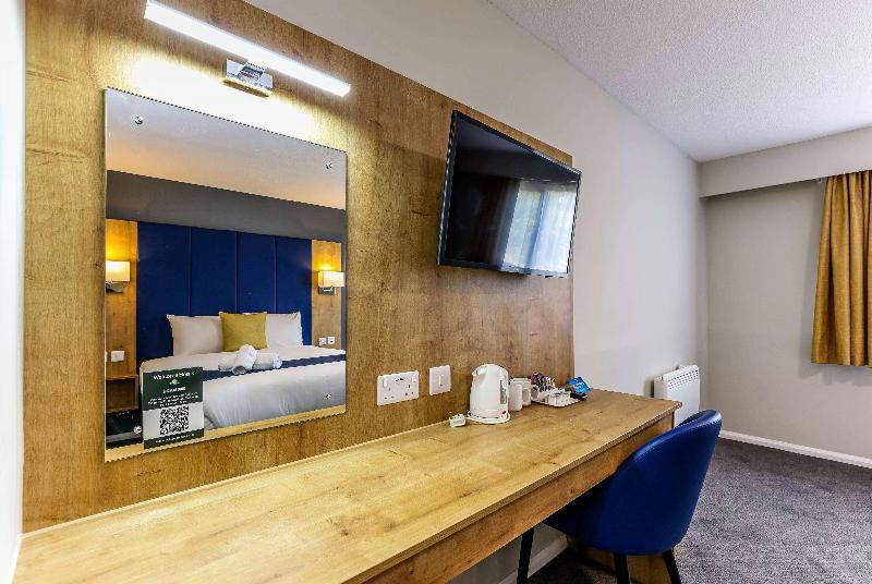 Days Inn By Wyndham Warwick North M40