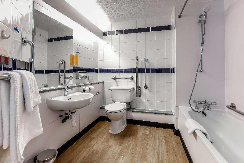 Days Inn By Wyndham Warwick North M40