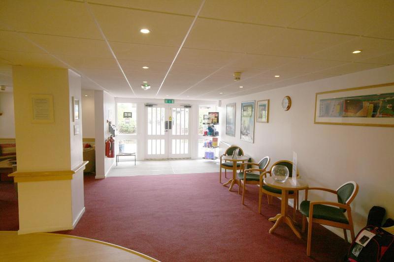 Days Inn By Wyndham Abington M74