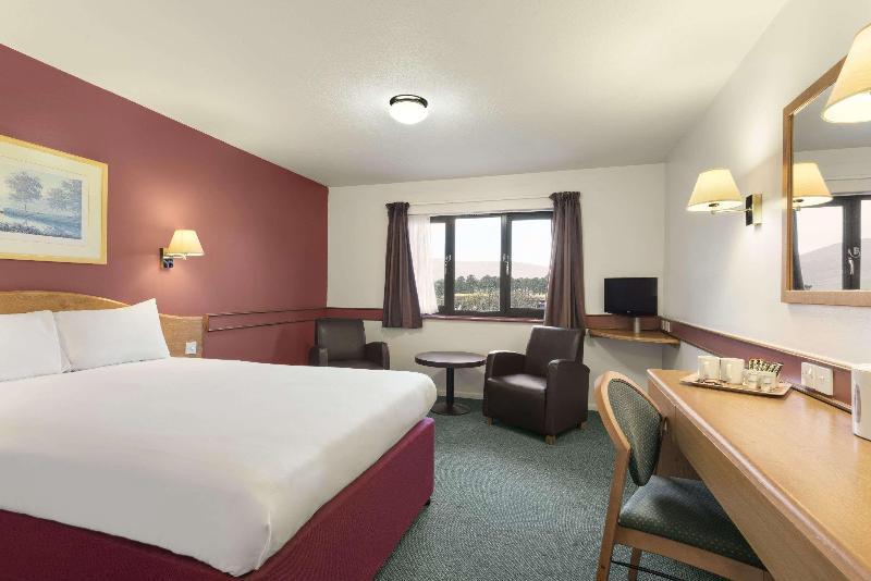 Days Inn By Wyndham Abington M74