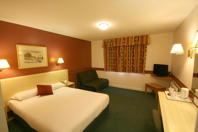 Days Inn By Wyndham Bradford M62