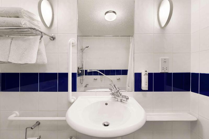 Days Inn By Wyndham Leicester Forest East M1