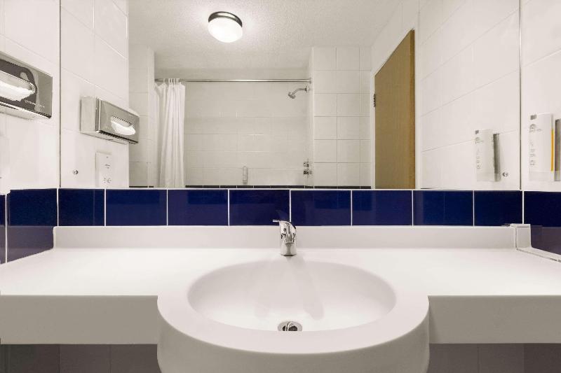 Days Inn By Wyndham Leicester Forest East M1